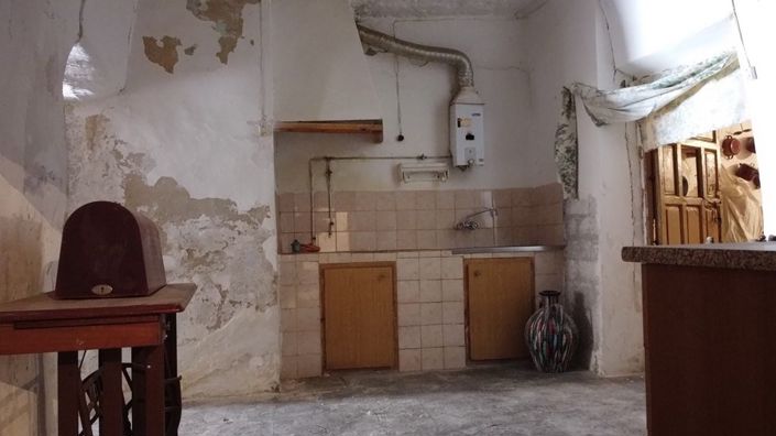 Image No.11-6 Bed Property for sale