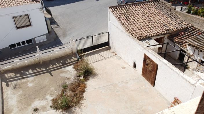 Image No.5-6 Bed Property for sale