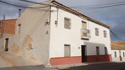 1 - Caniles, Property