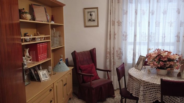 Image No.19-5 Bed Property for sale