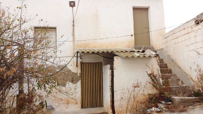 Image No.26-5 Bed Property for sale