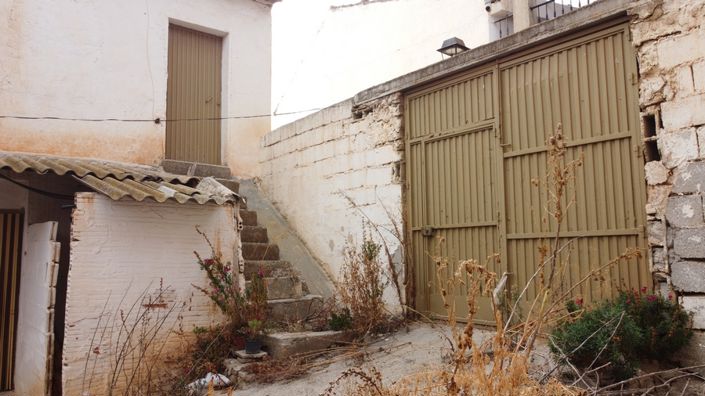 Image No.27-5 Bed Property for sale