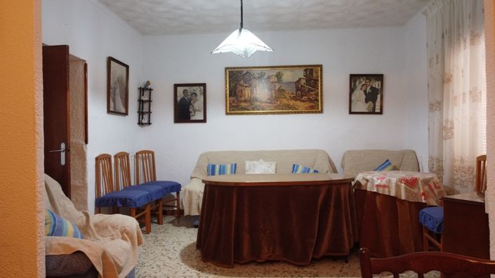 Image No.8-5 Bed Property for sale