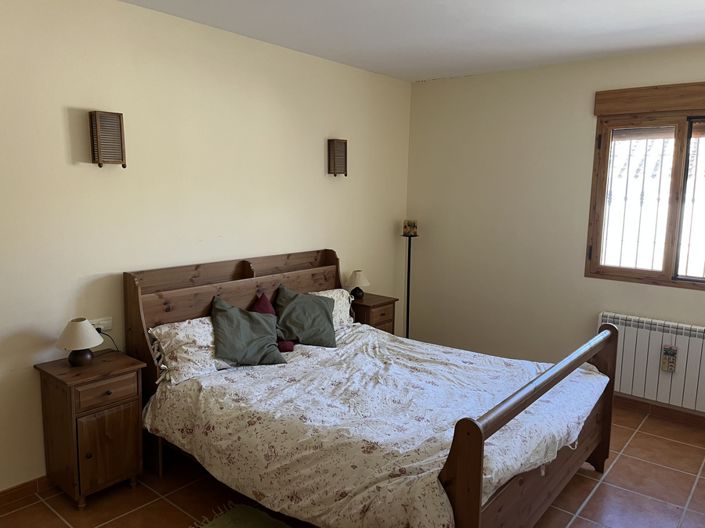 Image No.13-3 Bed Property for sale