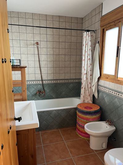 Image No.16-3 Bed Property for sale