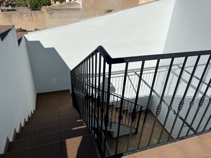 Image No.20-3 Bed Property for sale