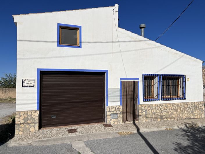 Image No.3-3 Bed Property for sale