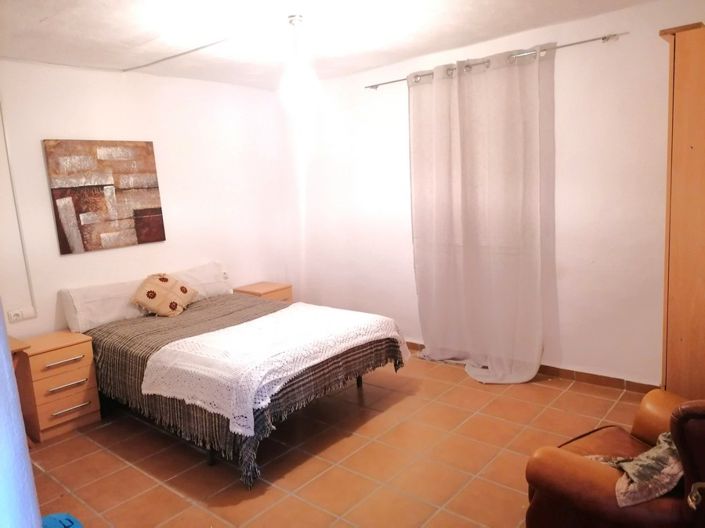 Image No.14-5 Bed Property for sale