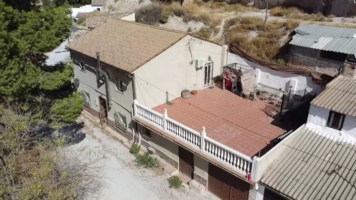 Image No.3-5 Bed Property for sale