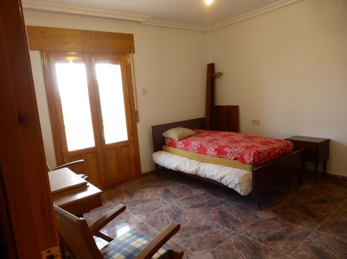 Image No.14-4 Bed Property for sale