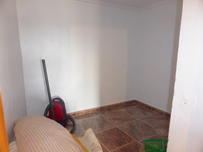 Image No.15-4 Bed Property for sale