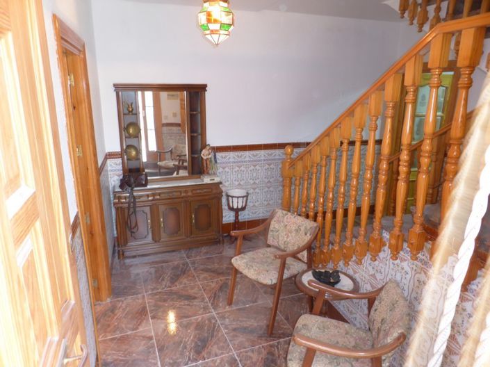 Image No.4-4 Bed Property for sale