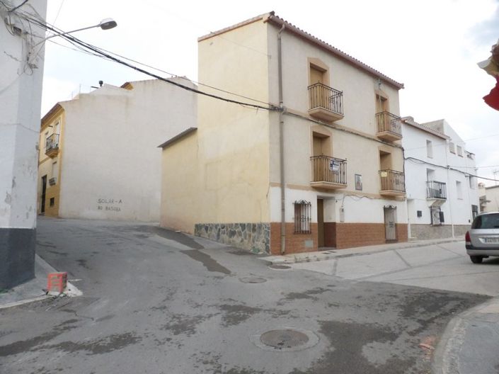 Image No.31-4 Bed Property for sale