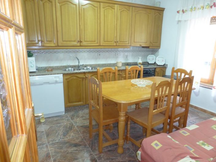 Image No.8-4 Bed Property for sale