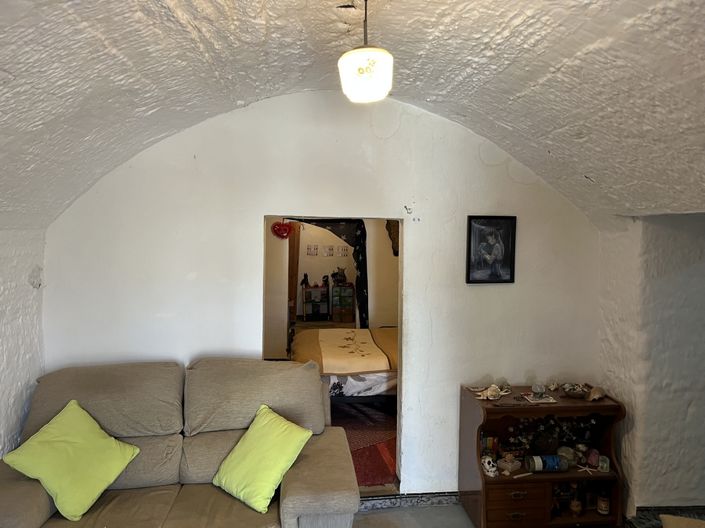 Image No.5-2 Bed House for sale