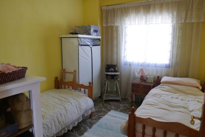 Image No.29-7 Bed Property for sale