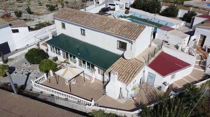 Image No.4-7 Bed Property for sale