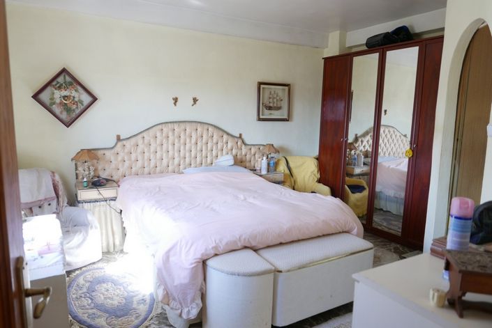 Image No.31-7 Bed Property for sale