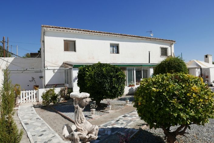 Image No.5-7 Bed Property for sale