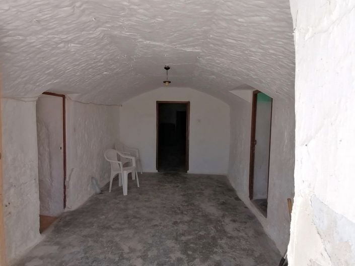 Image No.12-6 Bed House for sale