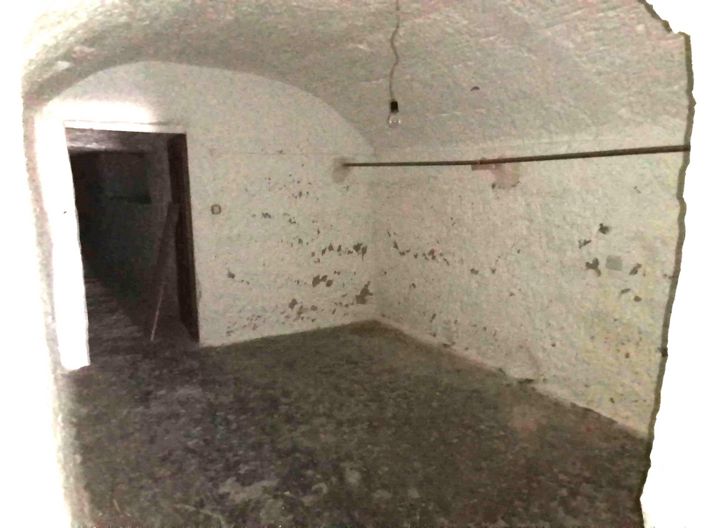 Image No.19-6 Bed House for sale