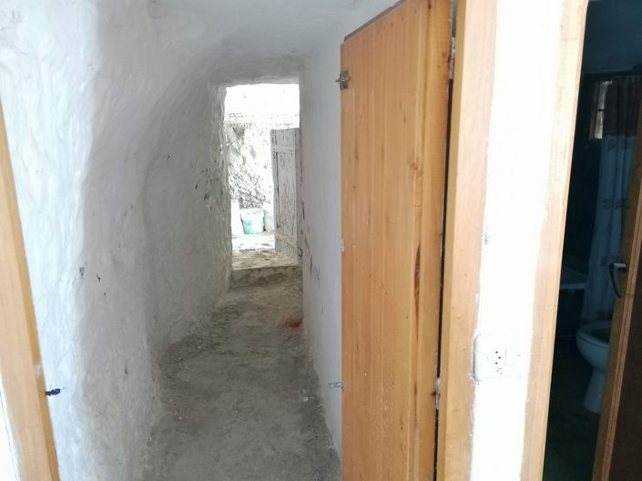 Image No.27-6 Bed House for sale