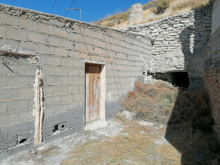 Image No.39-6 Bed House for sale