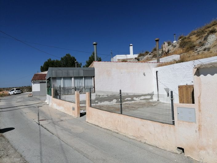 Image No.5-6 Bed House for sale