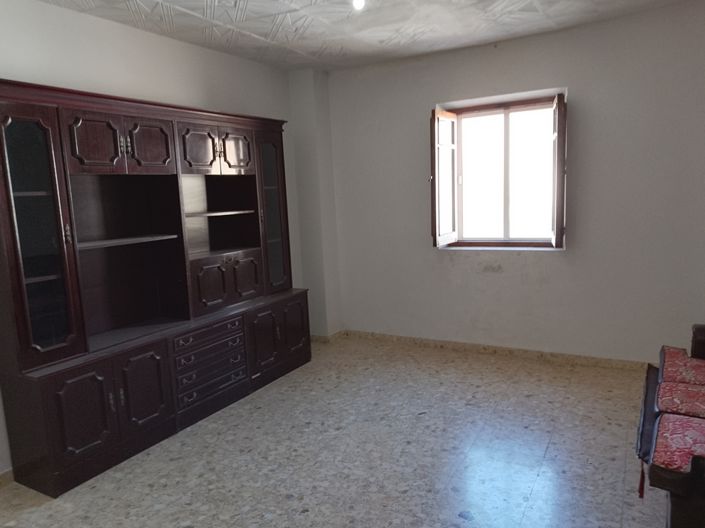 Image No.32-6 Bed Property for sale