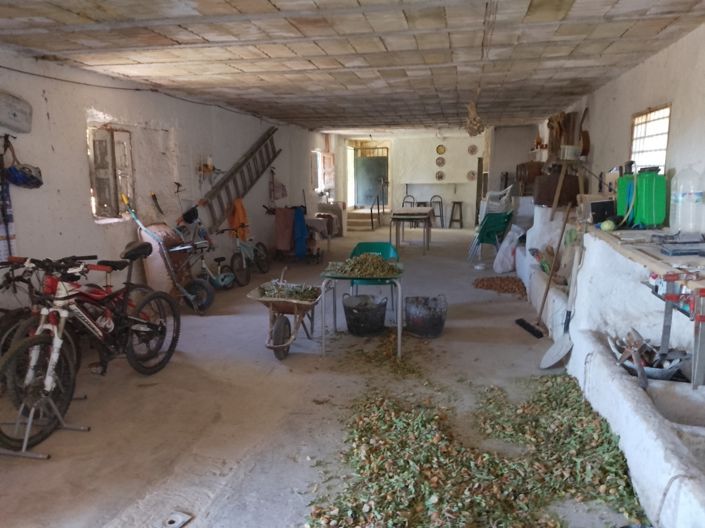 Image No.36-6 Bed Property for sale