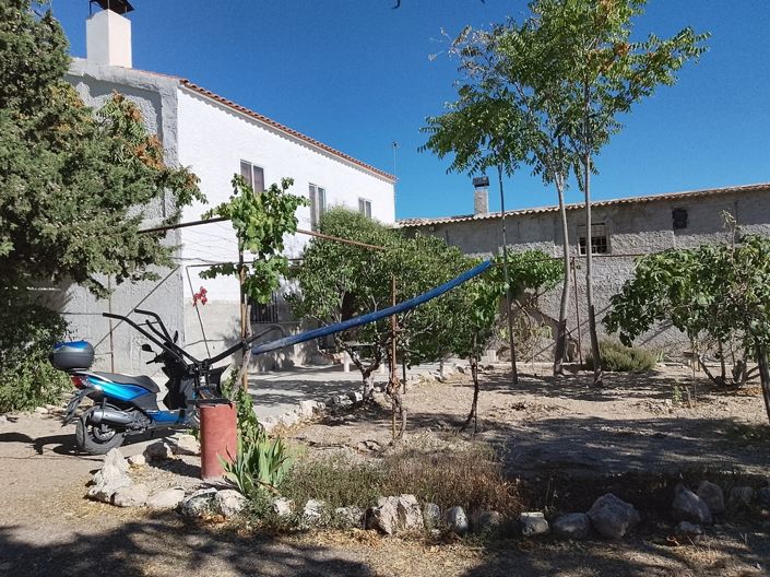 Image No.9-6 Bed Property for sale