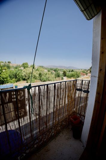 Image No.17-6 Bed Property for sale