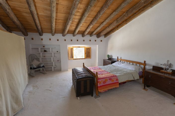 Image No.29-6 Bed Property for sale