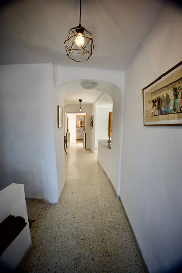 Image No.4-6 Bed Property for sale