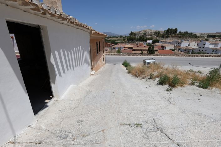 Image No.34-6 Bed Property for sale