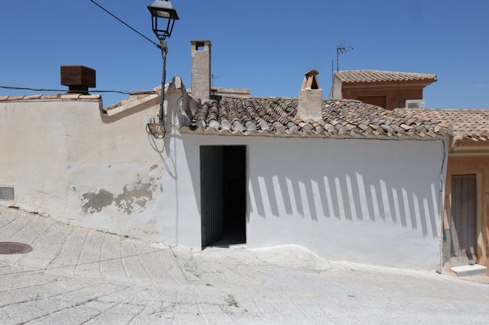 Image No.35-6 Bed Property for sale