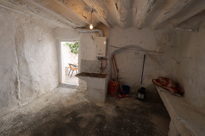 Image No.46-6 Bed Property for sale