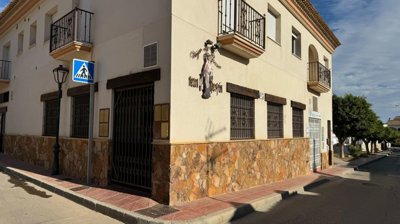 f064a7cc-5aa6-4137-a231-2368f47b461a