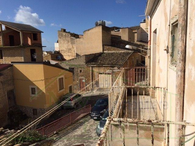 Image No.7-2 Bed House for sale