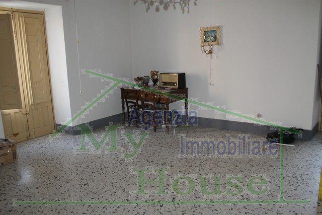 Image No.13-3 Bed Townhouse for sale