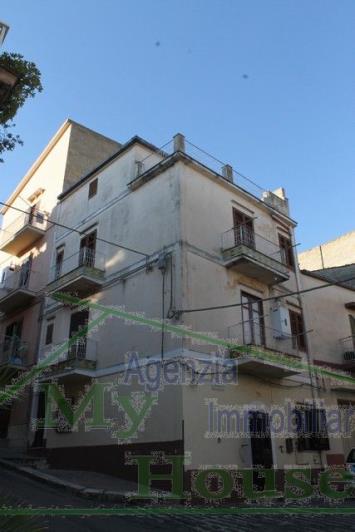 Image No.23-3 Bed Townhouse for sale