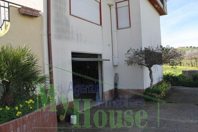 Image No.17-3 Bed Villa for sale