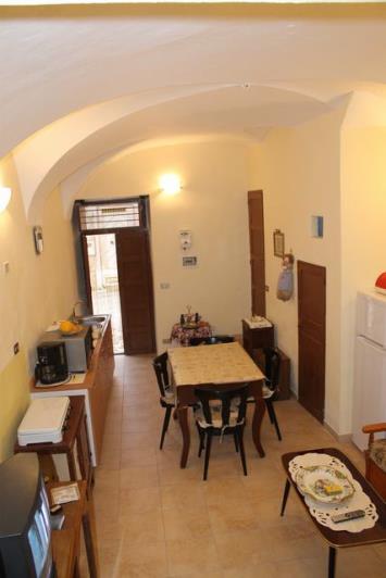 Image No.9-2 Bed Townhouse for sale