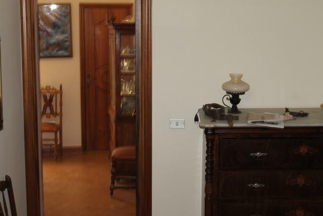 Image No.8-3 Bed House for sale