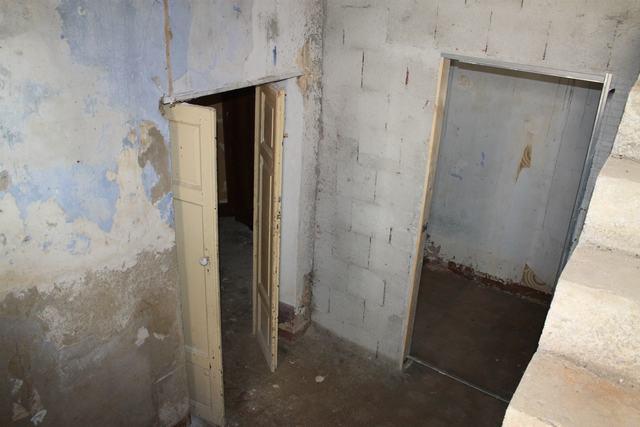 Image No.11-2 Bed Townhouse for sale