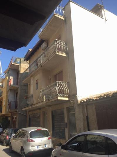 Image No.2-3 Bed Townhouse for sale