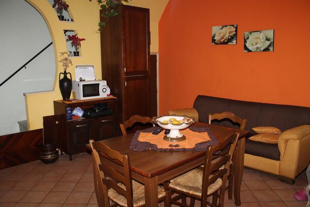 Image No.2-1 Bed Townhouse for sale