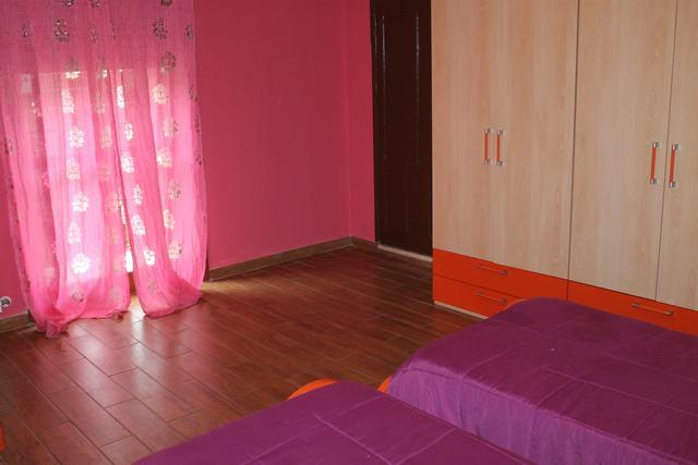 Image No.9-1 Bed Townhouse for sale