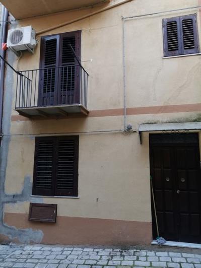 Image No.10-2 Bed Townhouse for sale