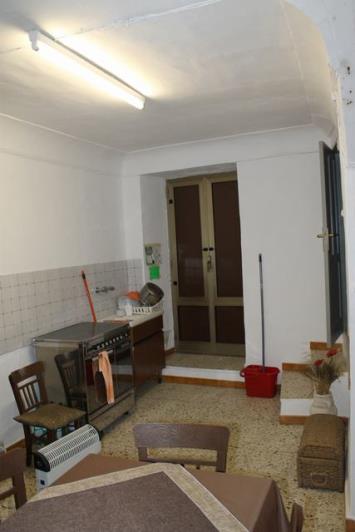 Image No.6-2 Bed Townhouse for sale